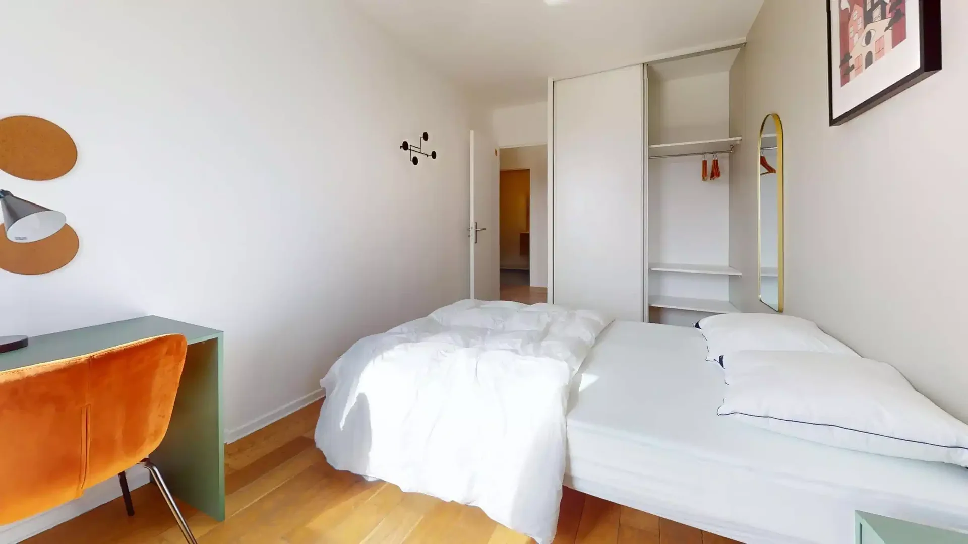 Budget-friendly student room close to campus in 