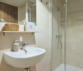 Private room at Portuetxe Kalea, image 3 of 22