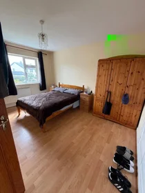 Stanza privata in Glenview Drive, immagine 1 di 10