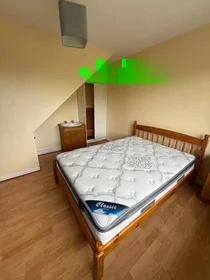 Stanza privata in Glenview Drive, immagine 6 di 12