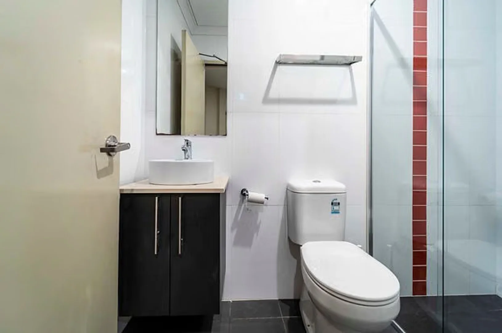 Chambre d'étudiant à avec espace d'étude et installations communes