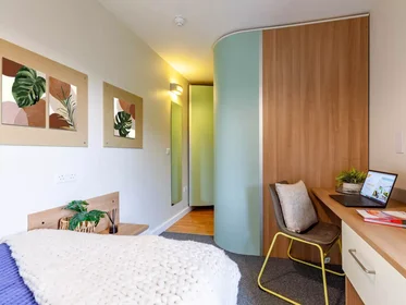 Quarto privado em Crown Place, imagem 3 de 44