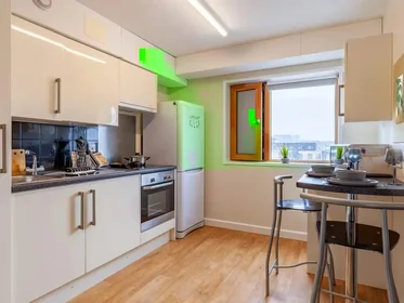 Quarto privado em Crown Place, imagem 28 de 44
