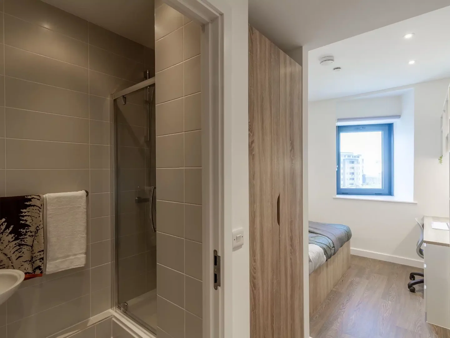 Economical student room with convenient location in 