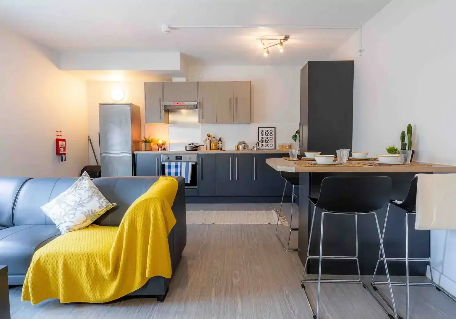 Economical student room with convenient location in 