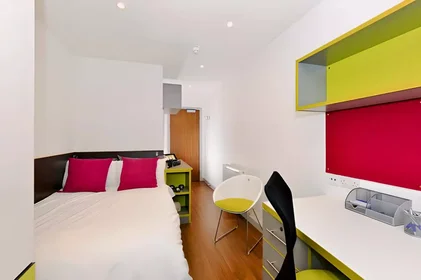 Habitación privada en Hull Road, imagen 21 de 34