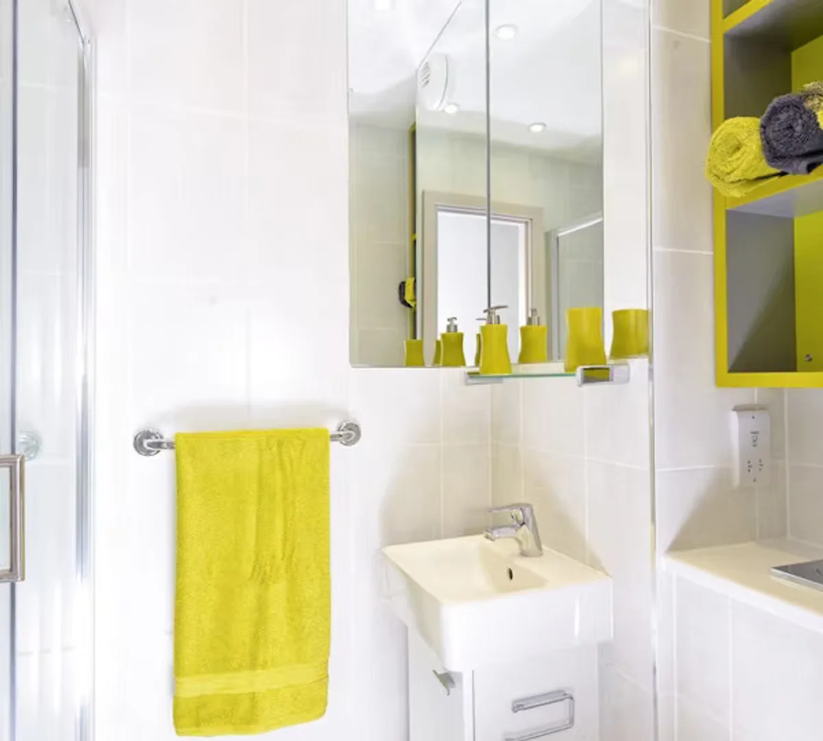 Economical student room with convenient location in 