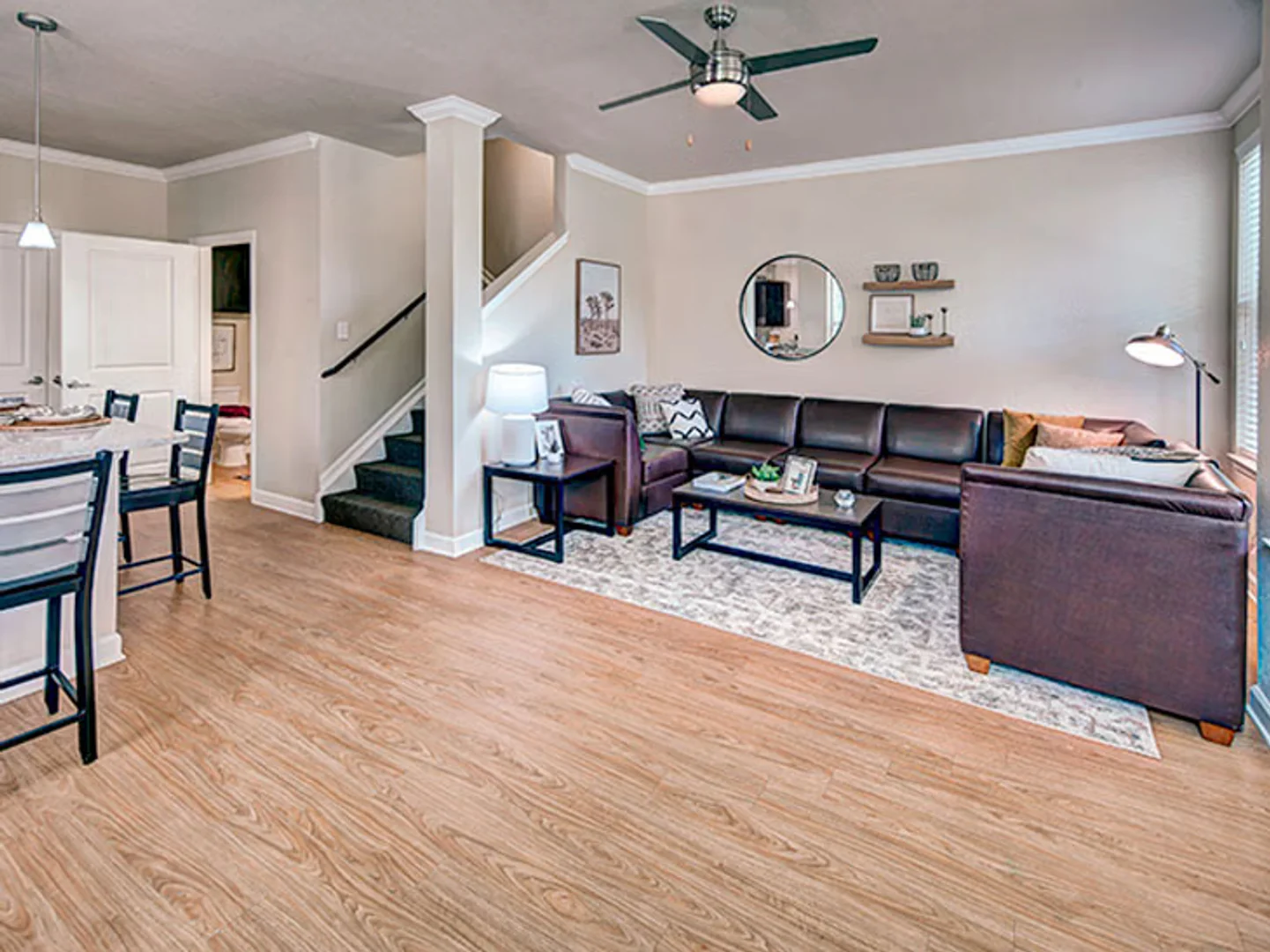Habitación estudiantil amplia y cómoda en 