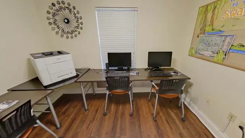 Chambre privée à Southwest Depot Avenue, image 18 de 28