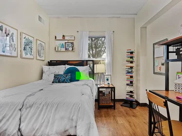 Stanza privata in West Montgomery Avenue, immagine 2 di 16