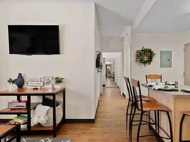 Stanza privata in West Montgomery Avenue, immagine 13 di 16