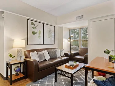 Stanza privata in West Montgomery Avenue, immagine 4 di 16