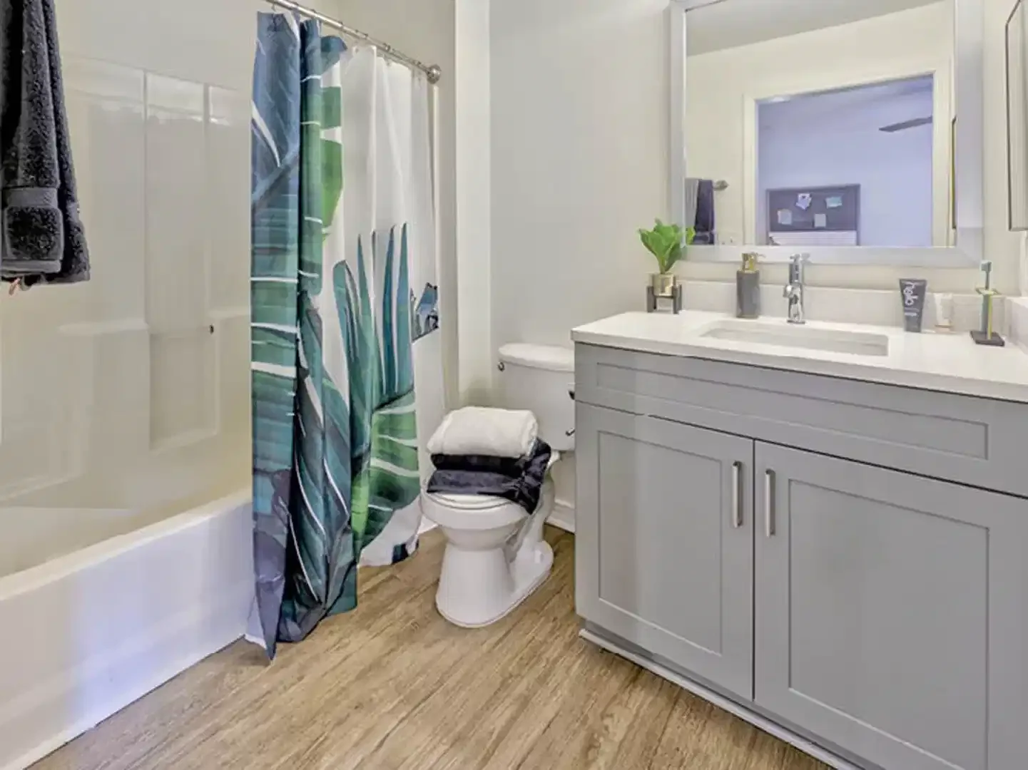 Economical student room with convenient location in 