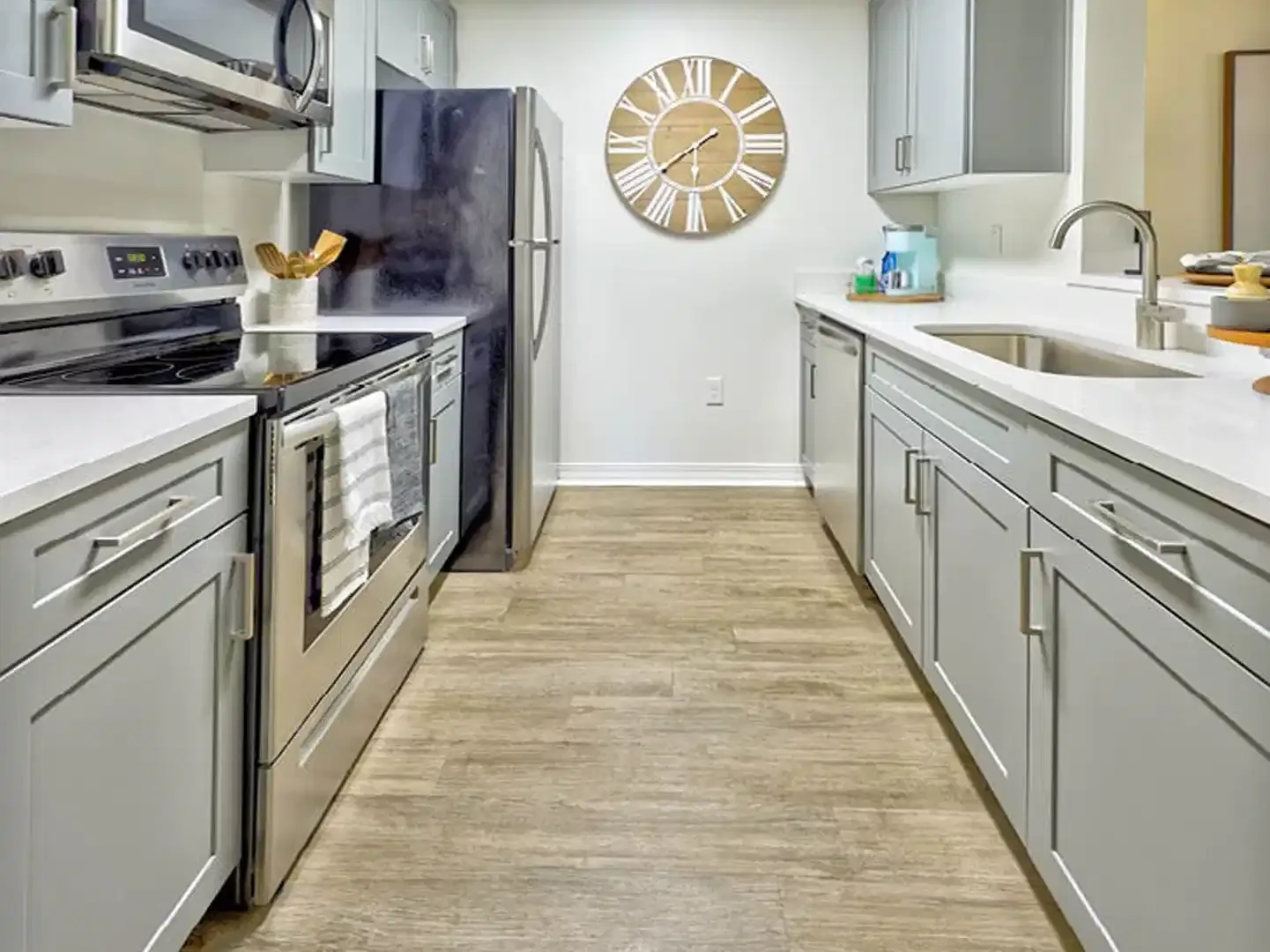 Bright and airy student room with easy university access in 