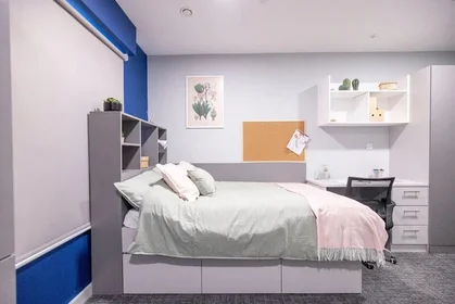 Estudio en GU2 8US, imagen 4 de 29