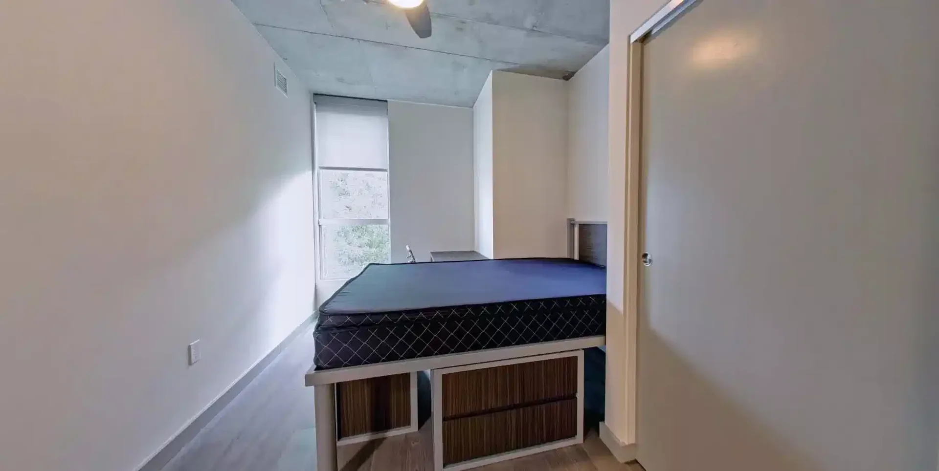 Zimmer in Studentenwohnung in  zu vermieten, voll möbliert