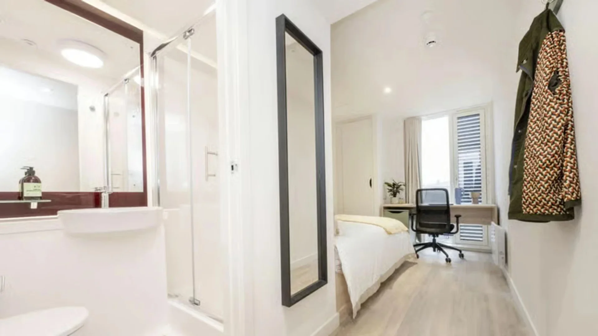 Affordable room for students with ample lighting in 