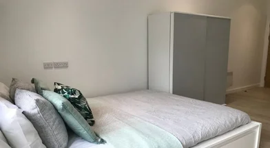 Estúdio muito brilhante para aluguer em {area}