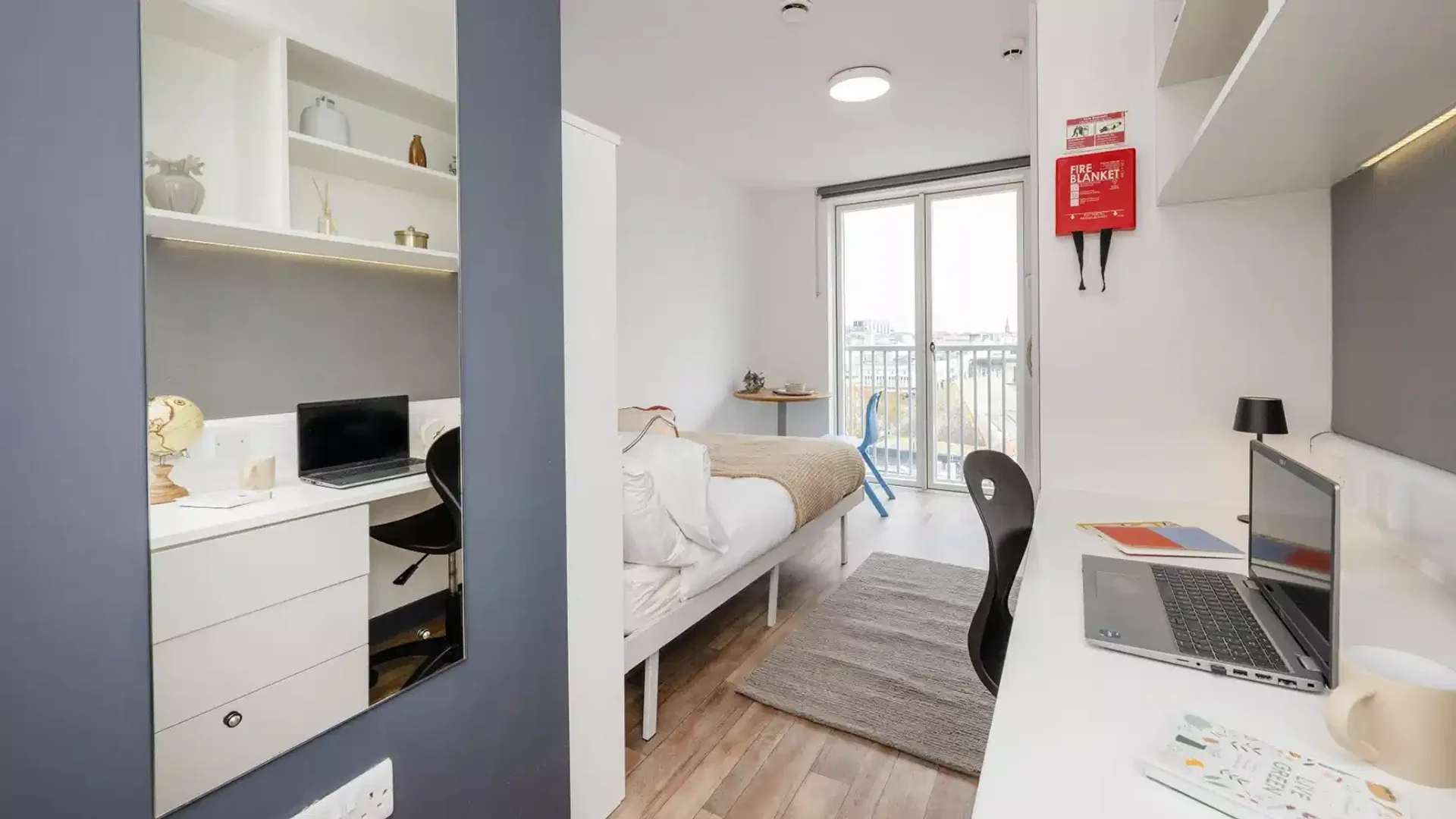 Functional student room perfect for studying in