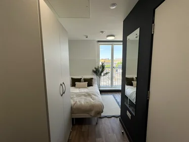 Quarto privado em Raleigh Street, imagem 11 de 49