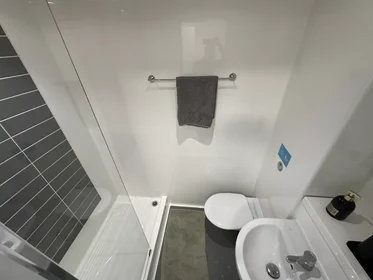 Quarto privado em Raleigh Street, imagem 12 de 49