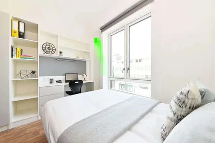 Quarto privado em Raleigh Street, imagem 14 de 49