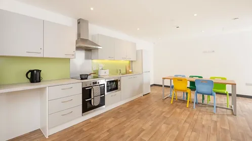 Quarto privado em Raleigh Street, imagem 24 de 49