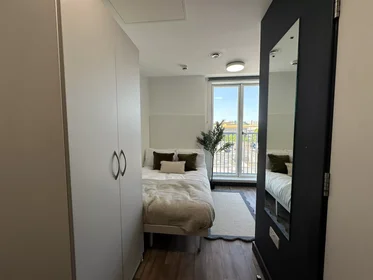 Quarto privado em Raleigh Street, imagem 9 de 49