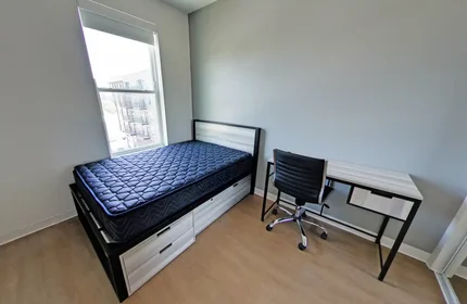 Habitación privada en West Phoenix Avenue, imagen 3 de 25