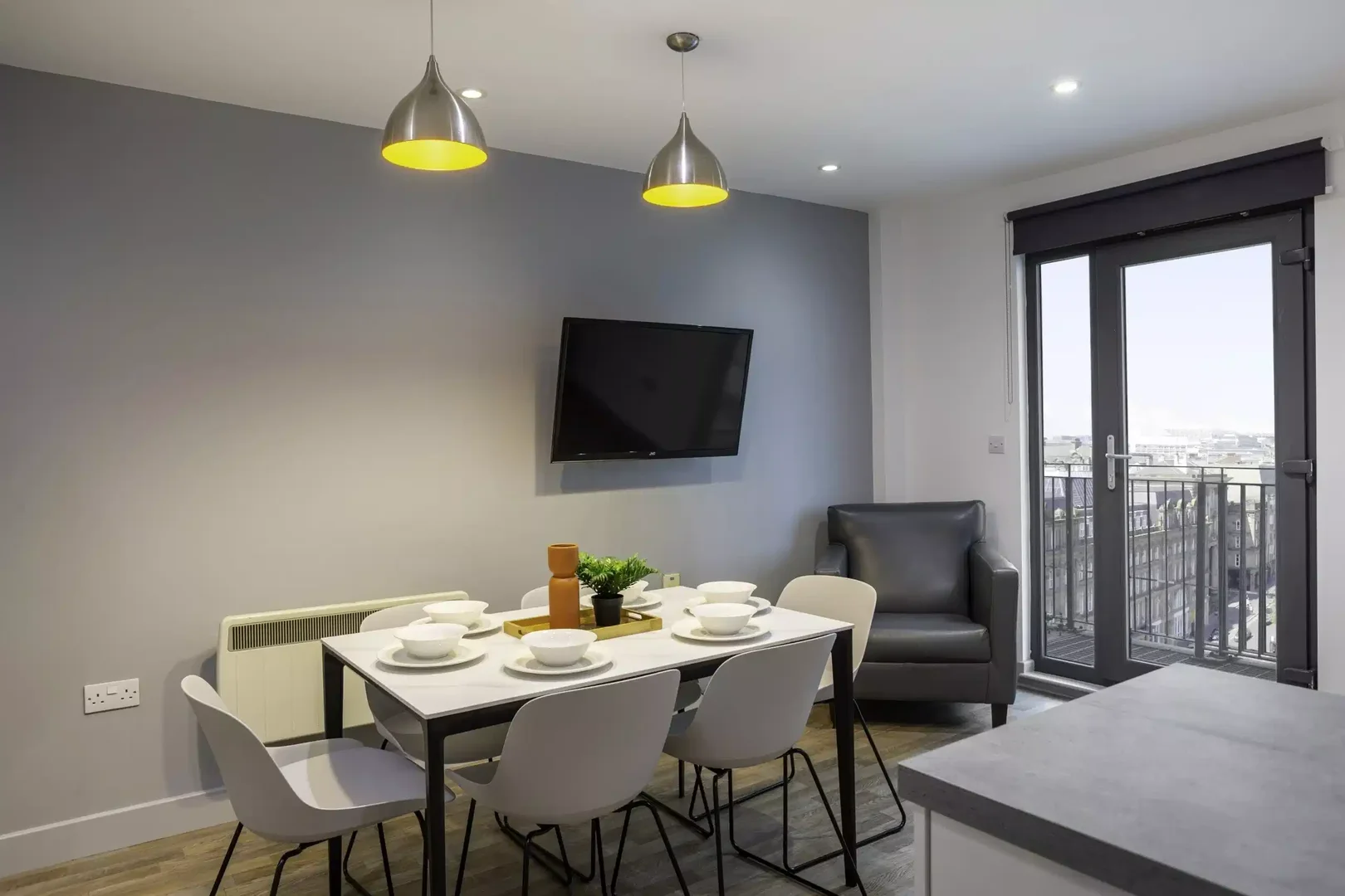 Habitación para estudiantes en  con área de estudio y facilidades compartidas