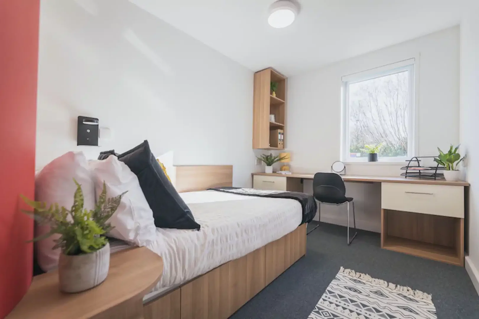 Funktionelles Studentenzimmer perfekt zum Studieren in