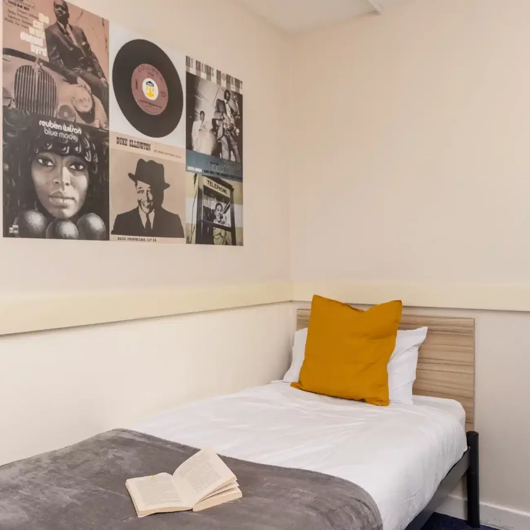 Room for rent in student apartment in , fully furnished