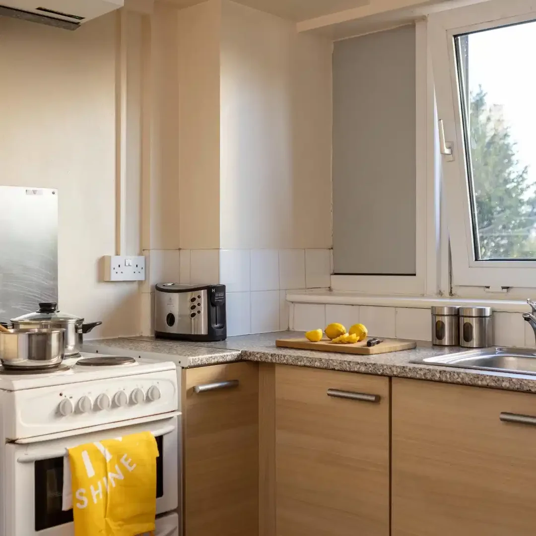 Room for rent in student apartment in , fully furnished