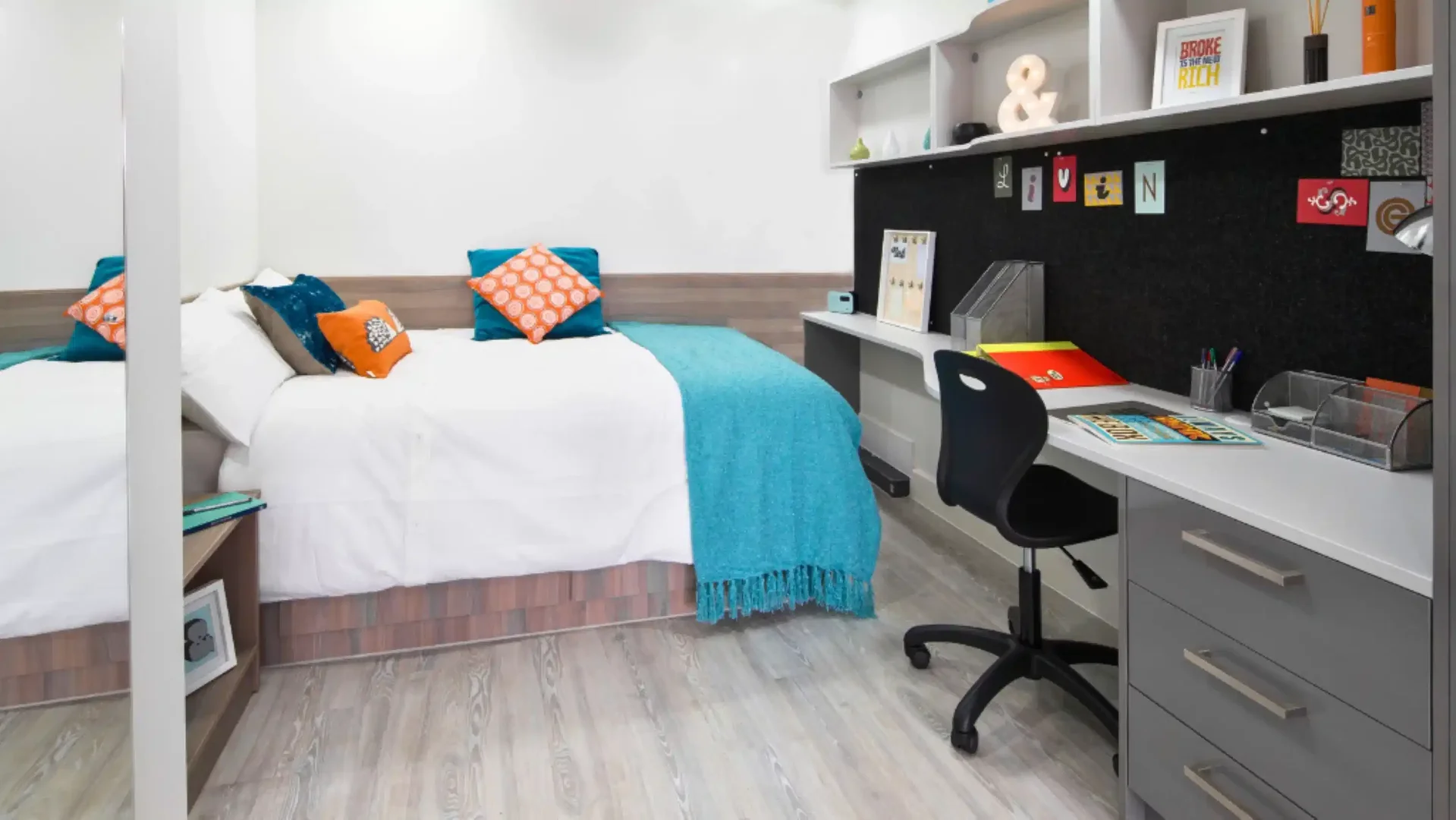 Cómodo estudio para vivir como estudiante en 