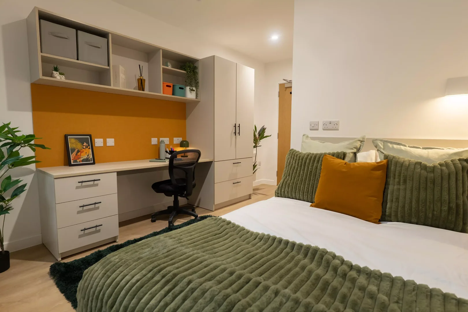 Camera per studenti in  con area studio e servizi in comune