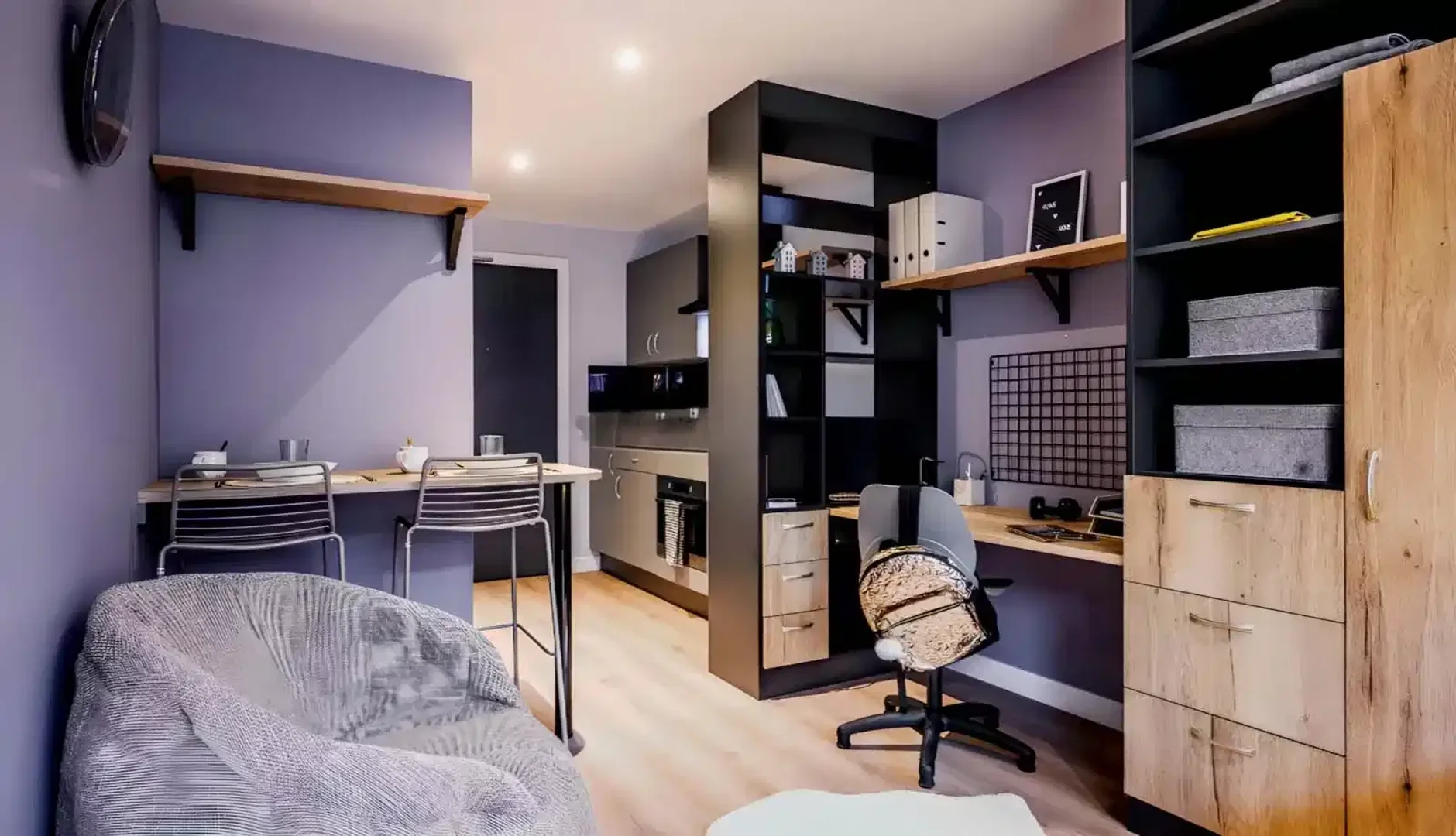 Studio d'étudiant minimaliste dans  avec agencement efficace