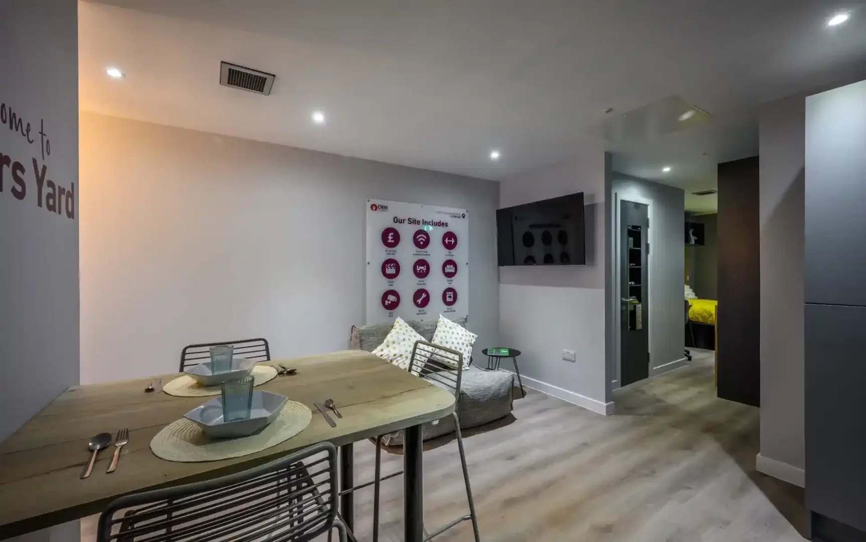 Quarto de estudante em  com área de estudo e instalações partilhadas