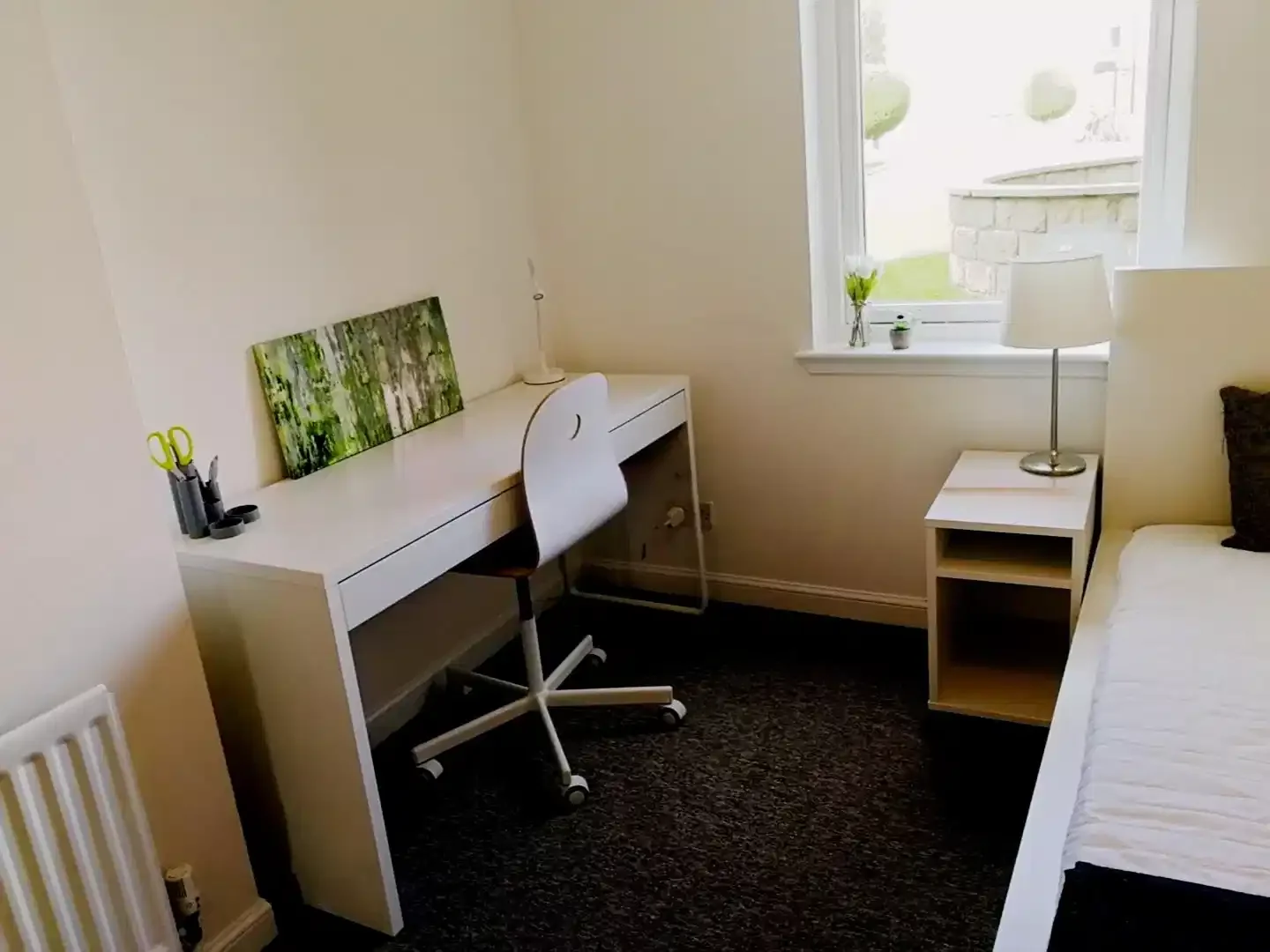 Funktionelles Studentenzimmer perfekt zum Studieren in 