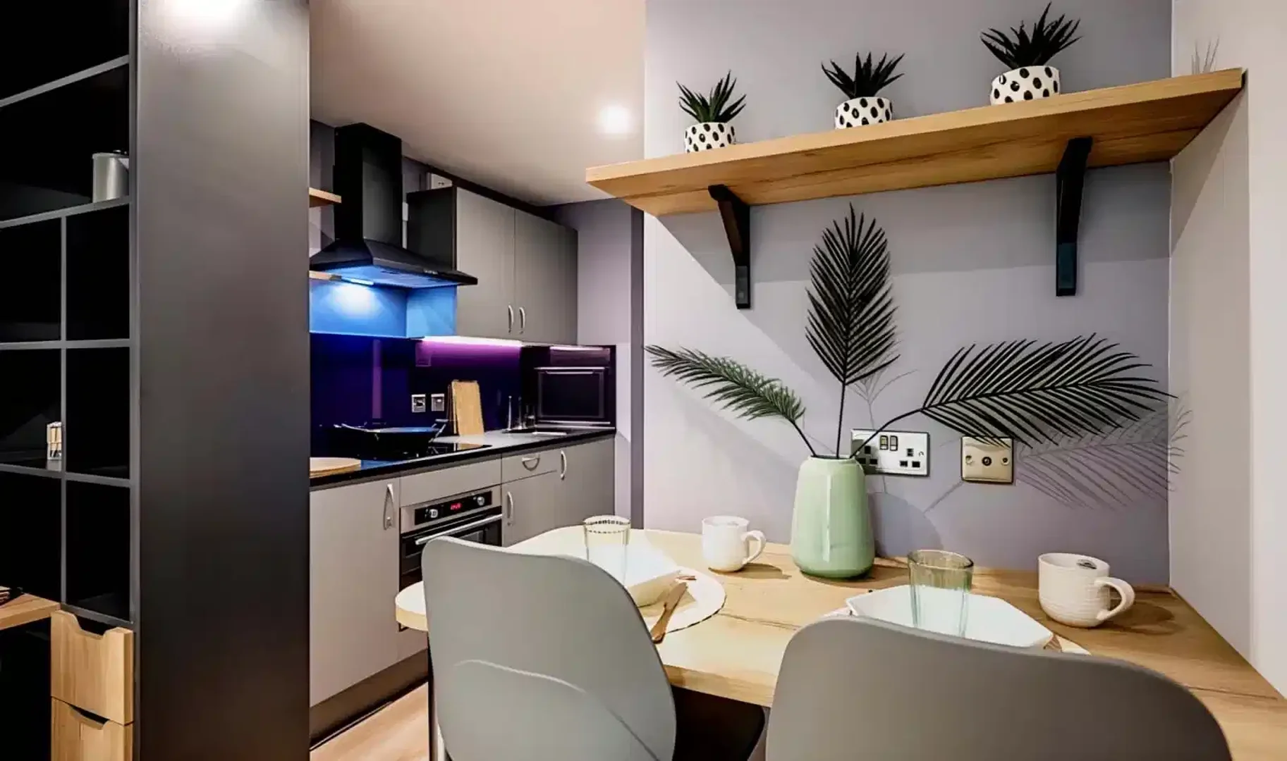 Cómodo estudio para vivir como estudiante en 