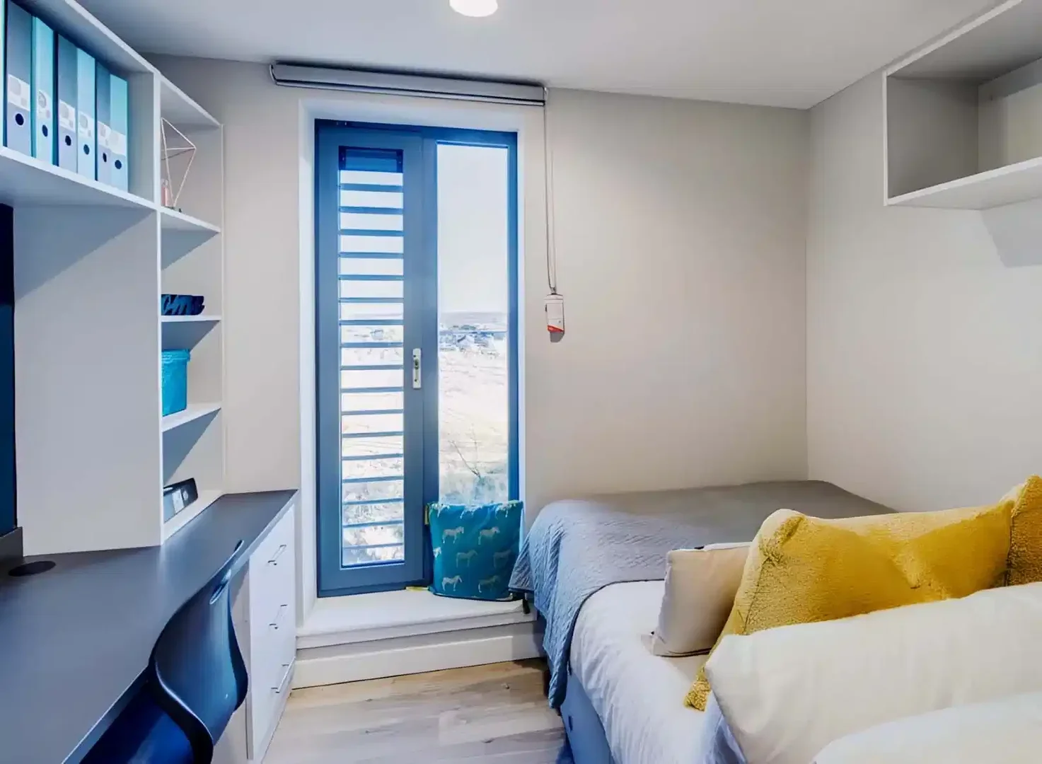 Quarto de estudante em  com área de estudo e instalações partilhadas
