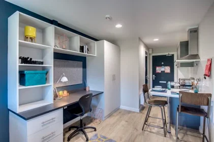Studio at Forthside Way, image 1 of 10