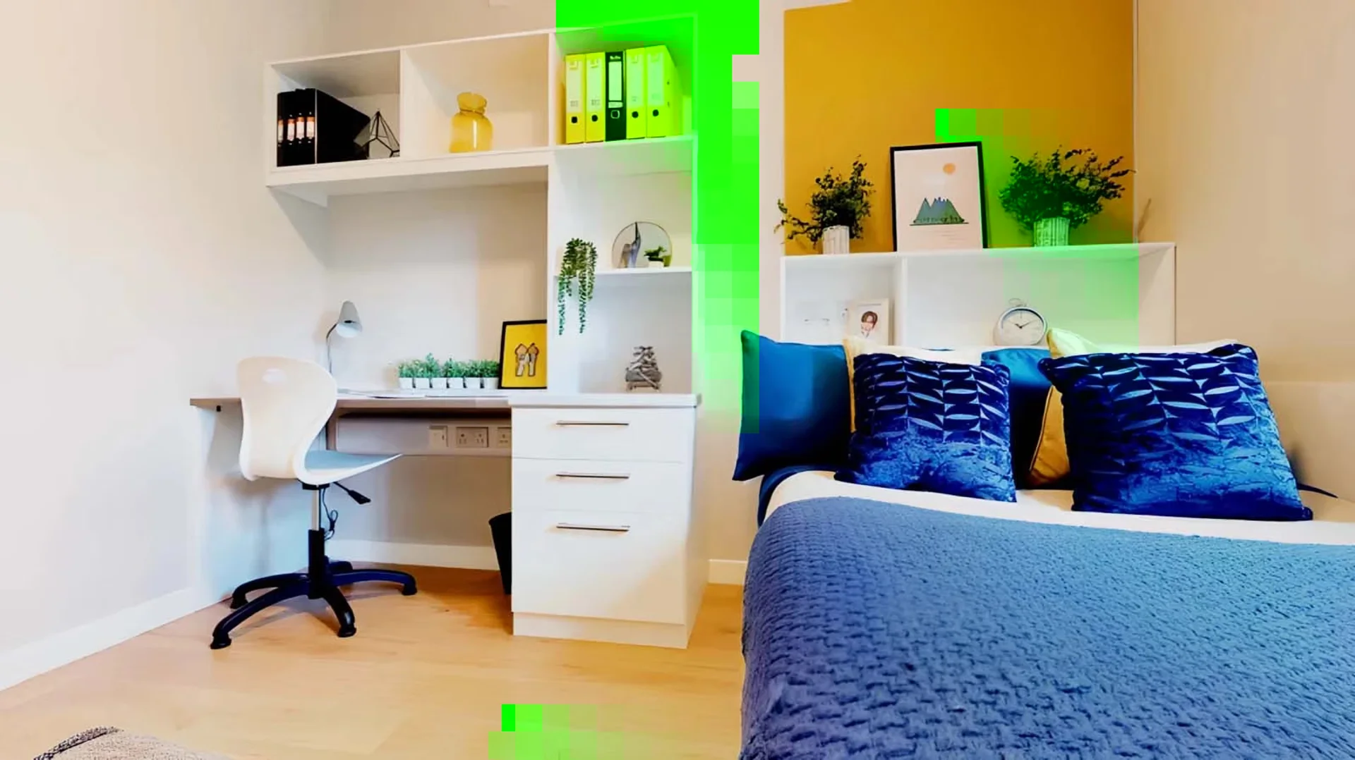 Quarto acessível para estudantes com iluminação ampla em