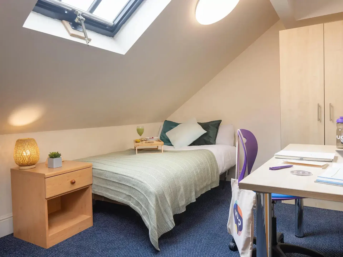 Comfortable and spacious student room in