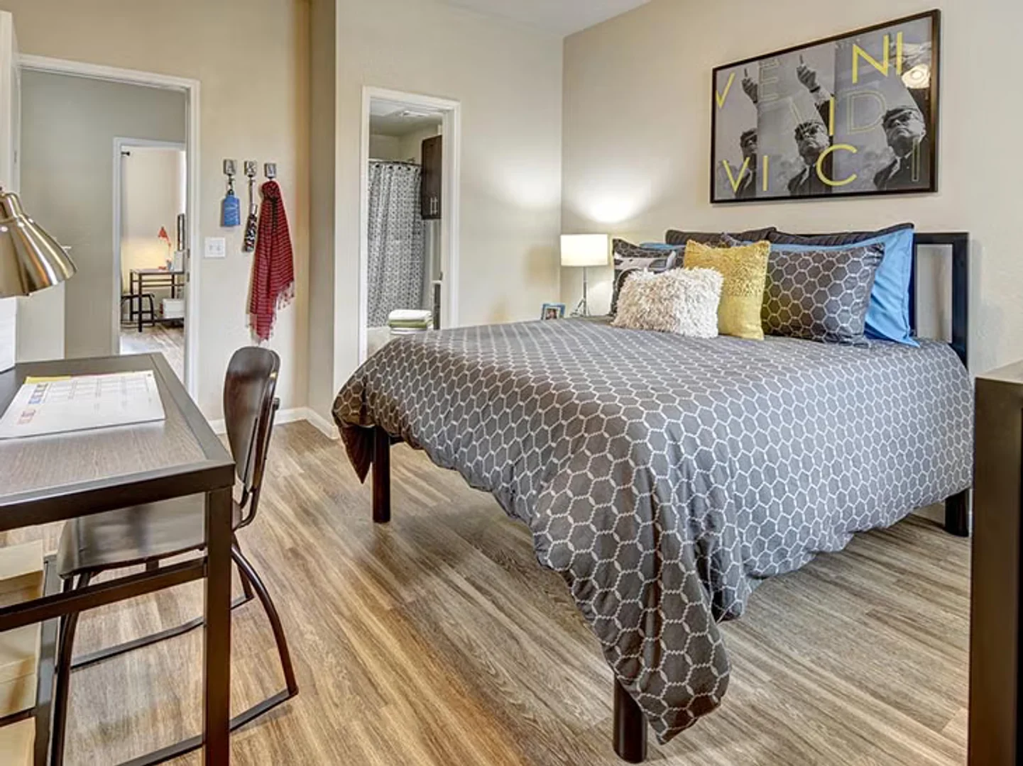 Comfortable and spacious student room in 