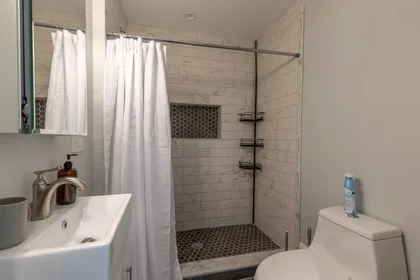 Quarto privado em 02125, imagem 34 de 49