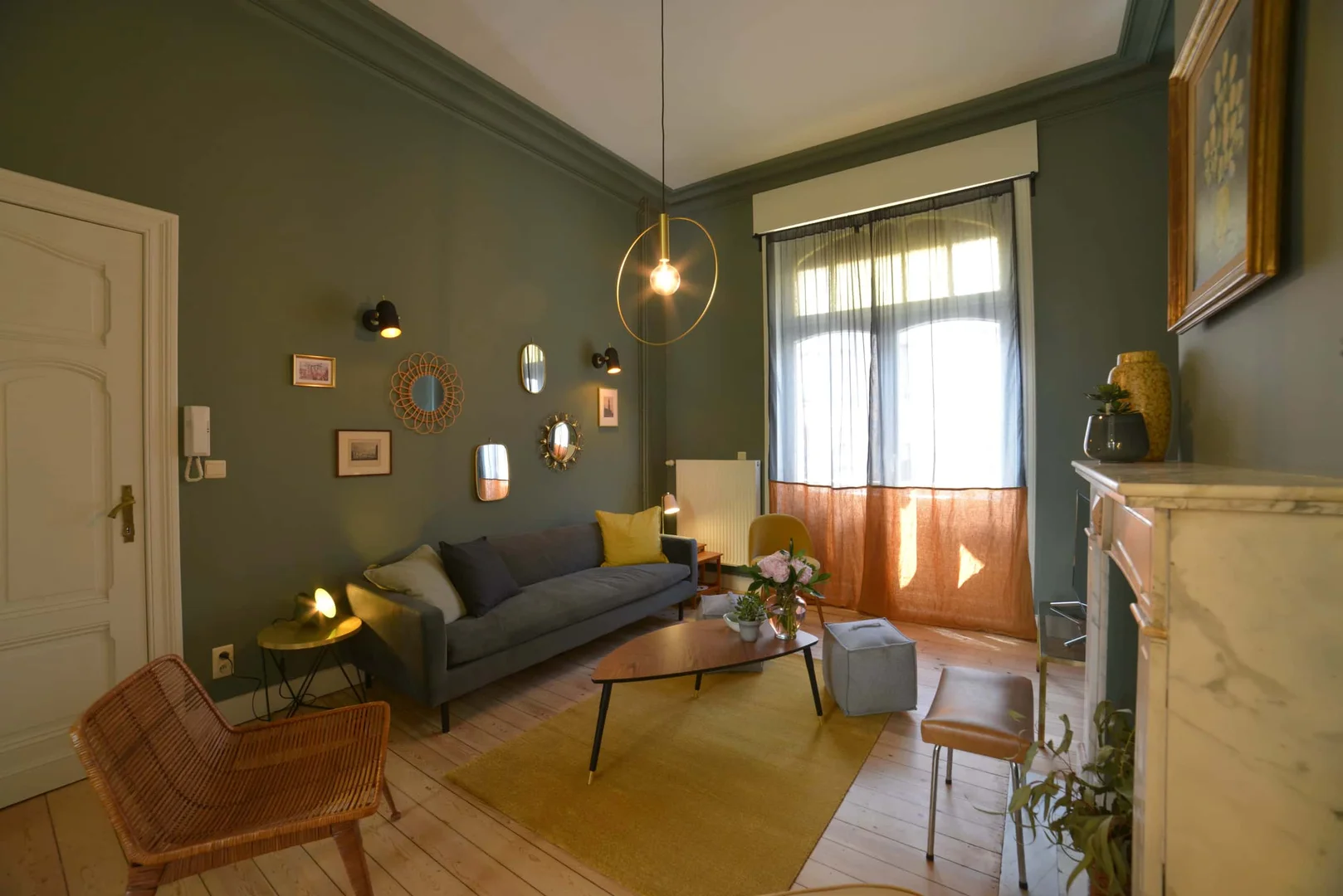 Chambre d'étudiant lumineuse et aérée avec accès facile à l'université dans 