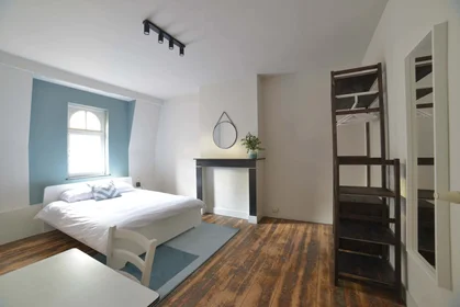 Stanza privata in Rue des Atrébates 96, 1040 Etterbeek, Belgium, immagine 1 di 10