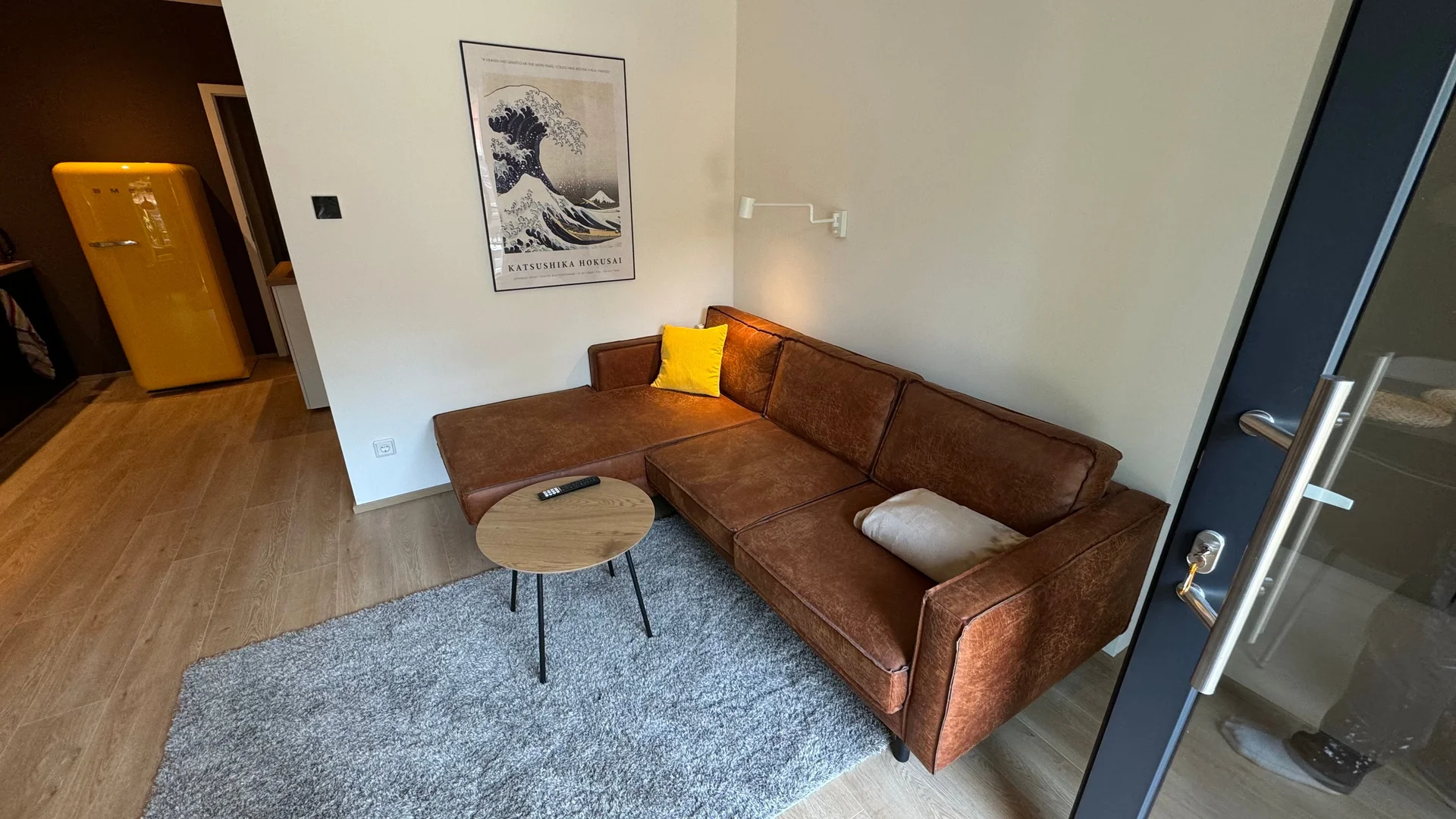 Functional student room perfect for studying in 