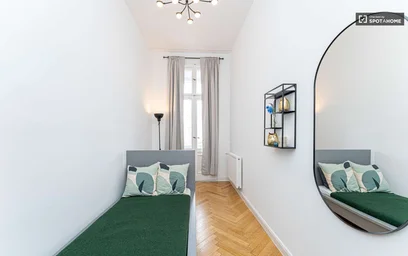 Renting rooms by the month in {area}