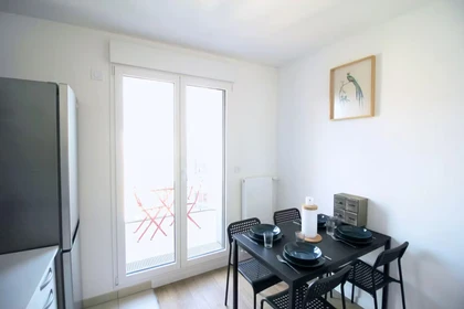 Room for rent in a shared flat in Paris